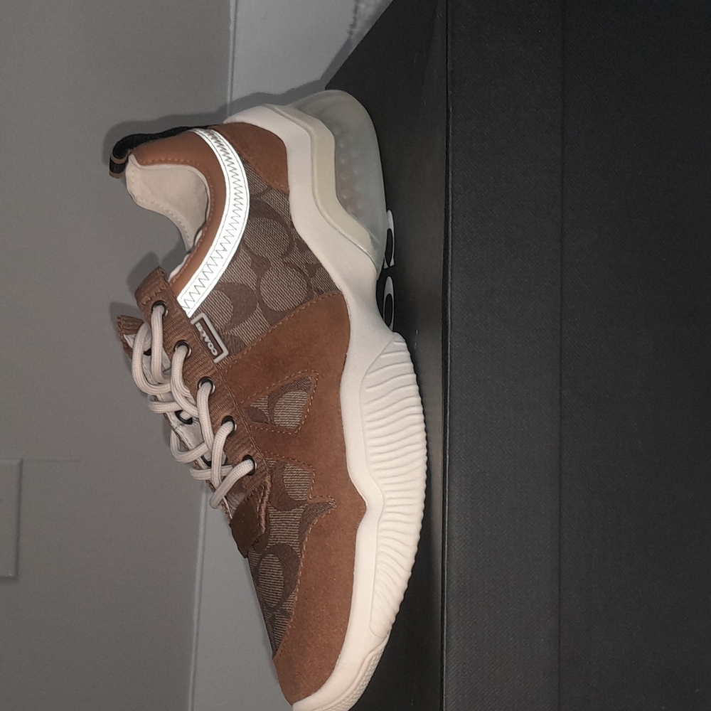 Coach khaki light saddle 8.5 sneakers